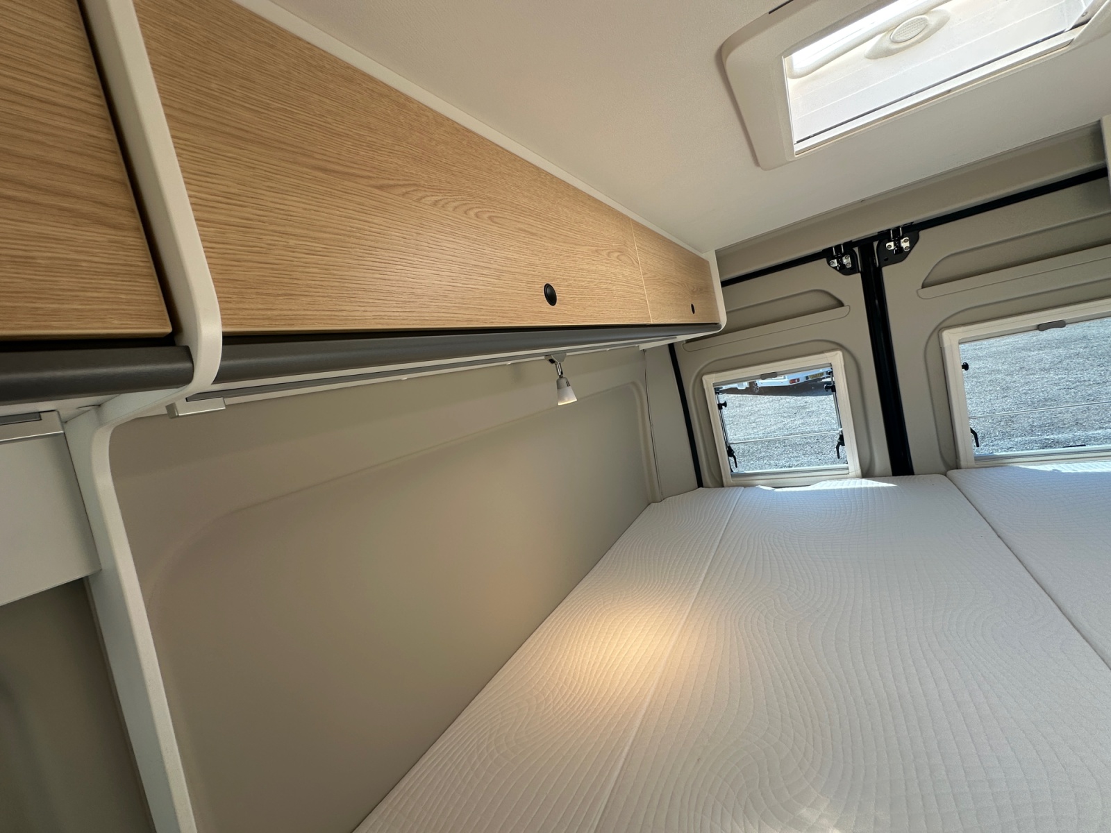 2024 Sunlight Cliff 640 Campervan For Sale ROS367 22