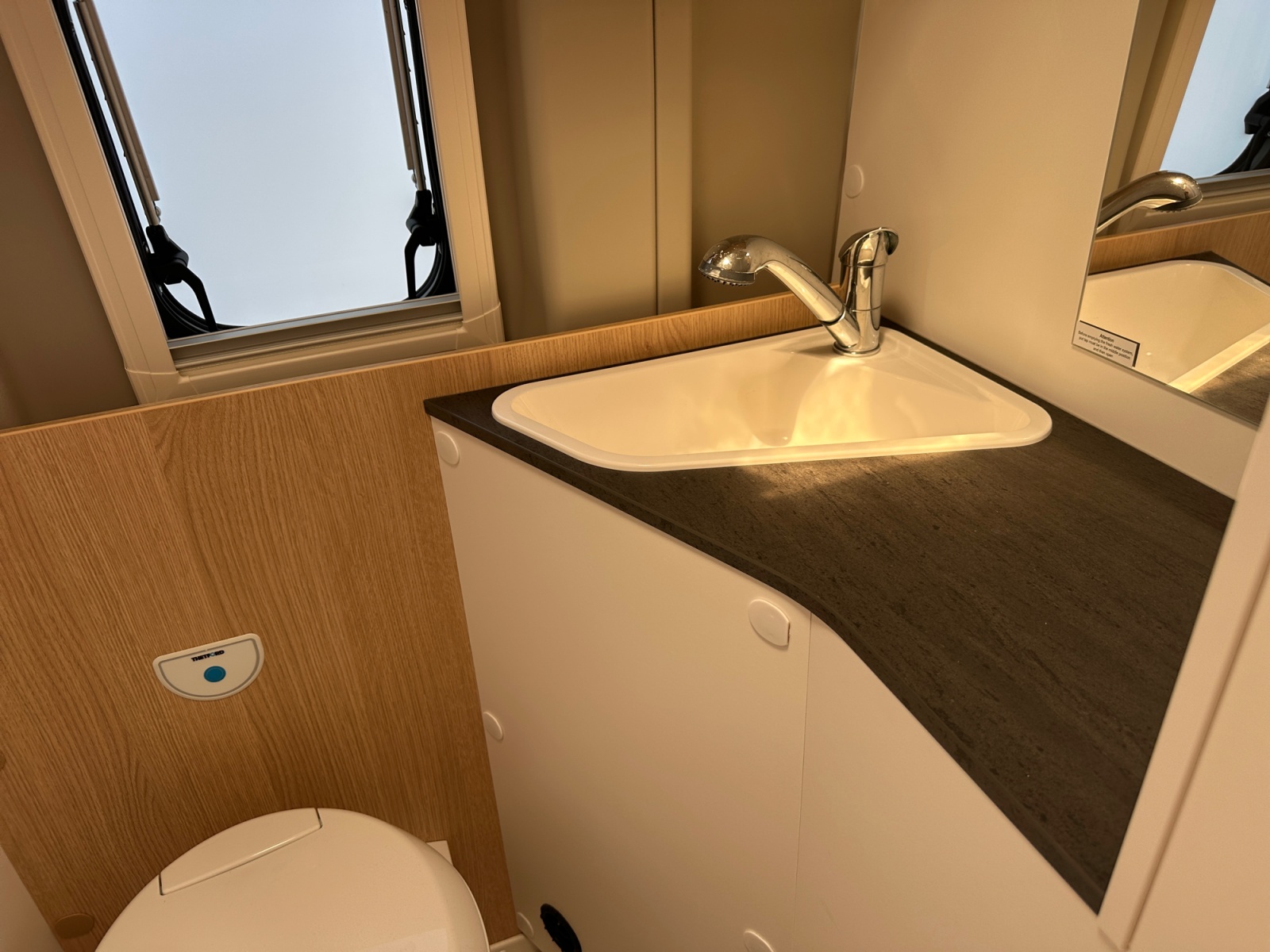2024 Sunlight Cliff 640 Campervan For Sale ROS367 43