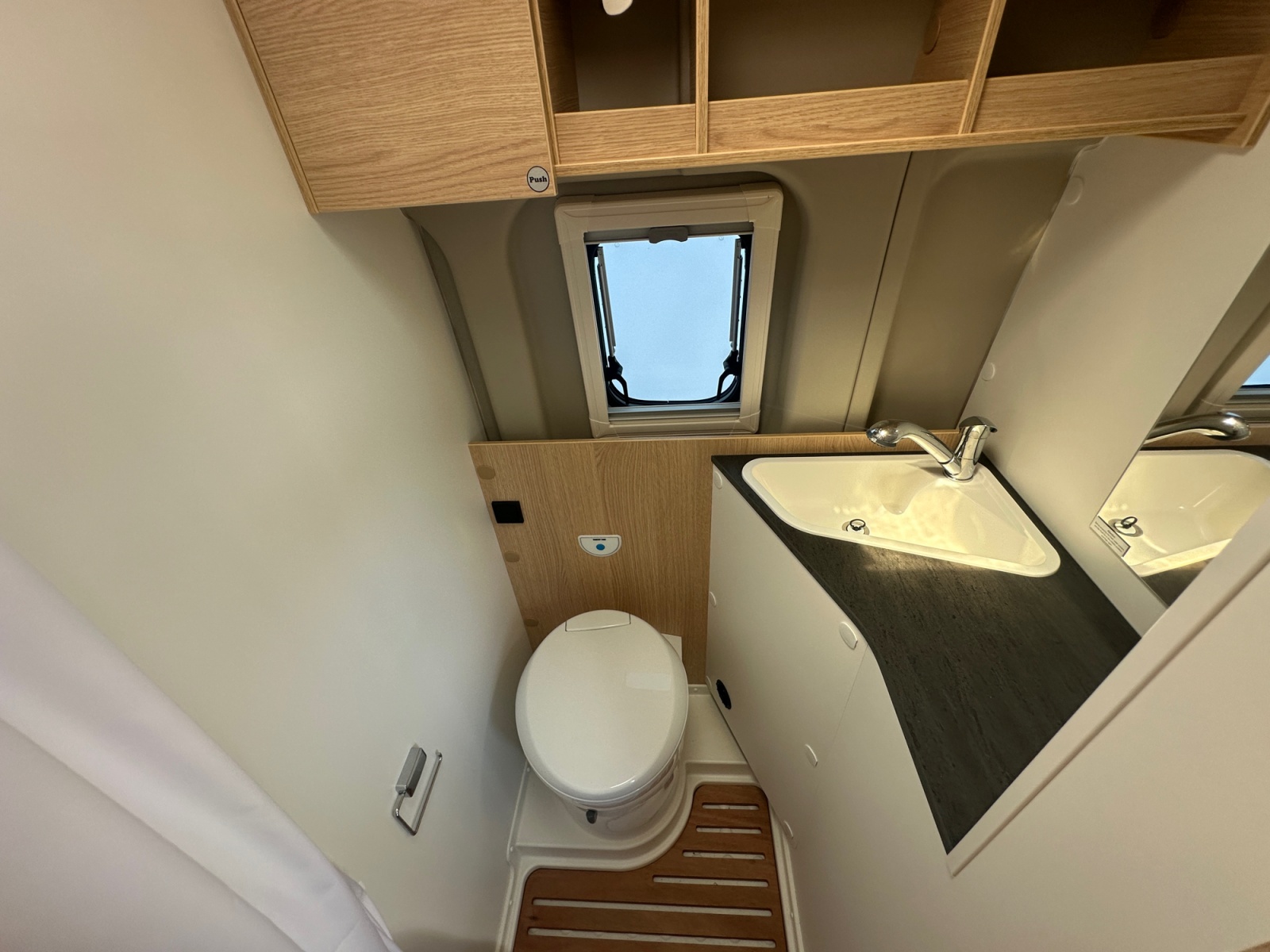 2024 Sunlight Cliff 640 Campervan For Sale ROS367 44