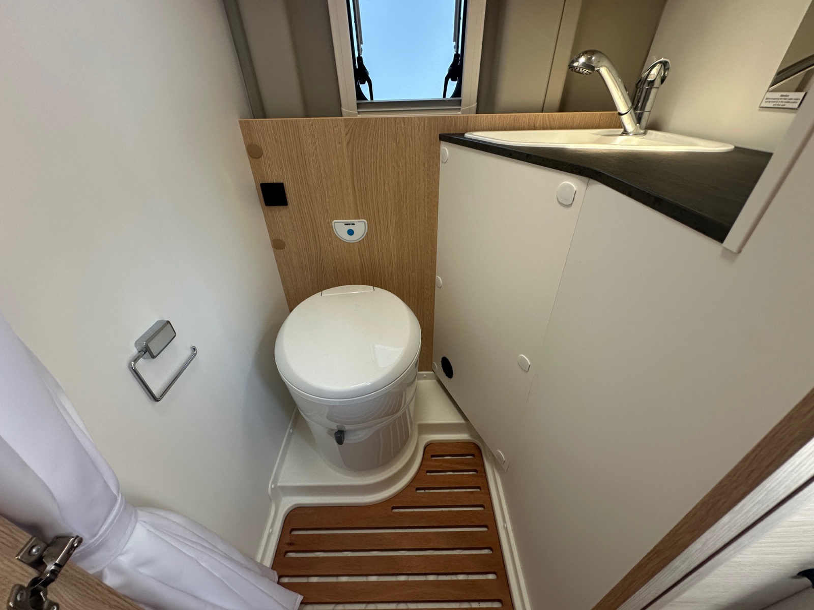 2024 Sunlight Cliff 640 Campervan For Sale ROS367 46