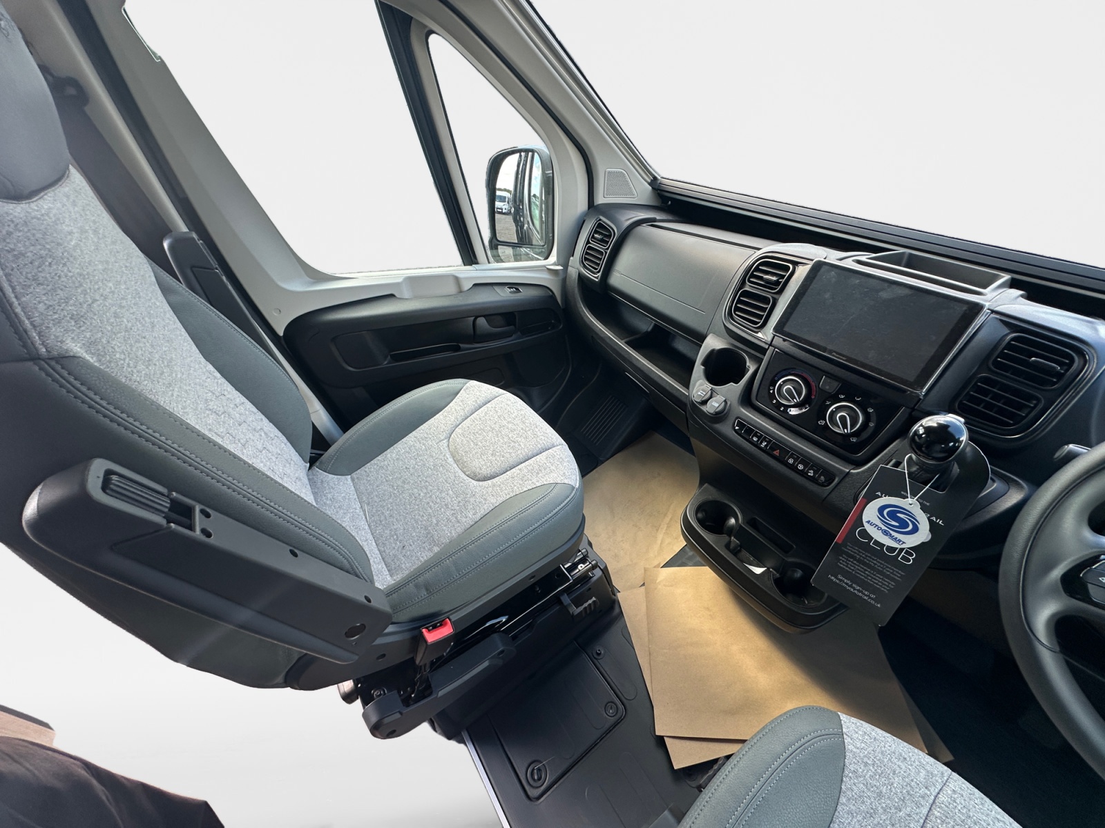 2027 Autotrail Expedition 67 For Sale AT5389 12