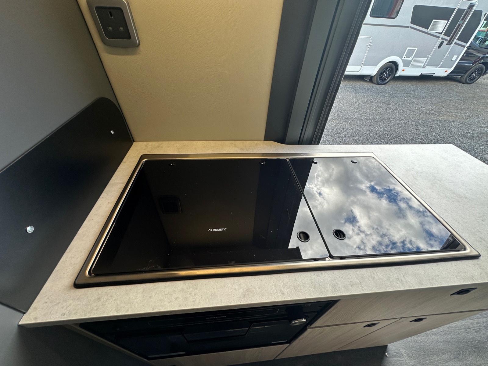 2027 Autotrail Expedition 67 For Sale AT5389 28
