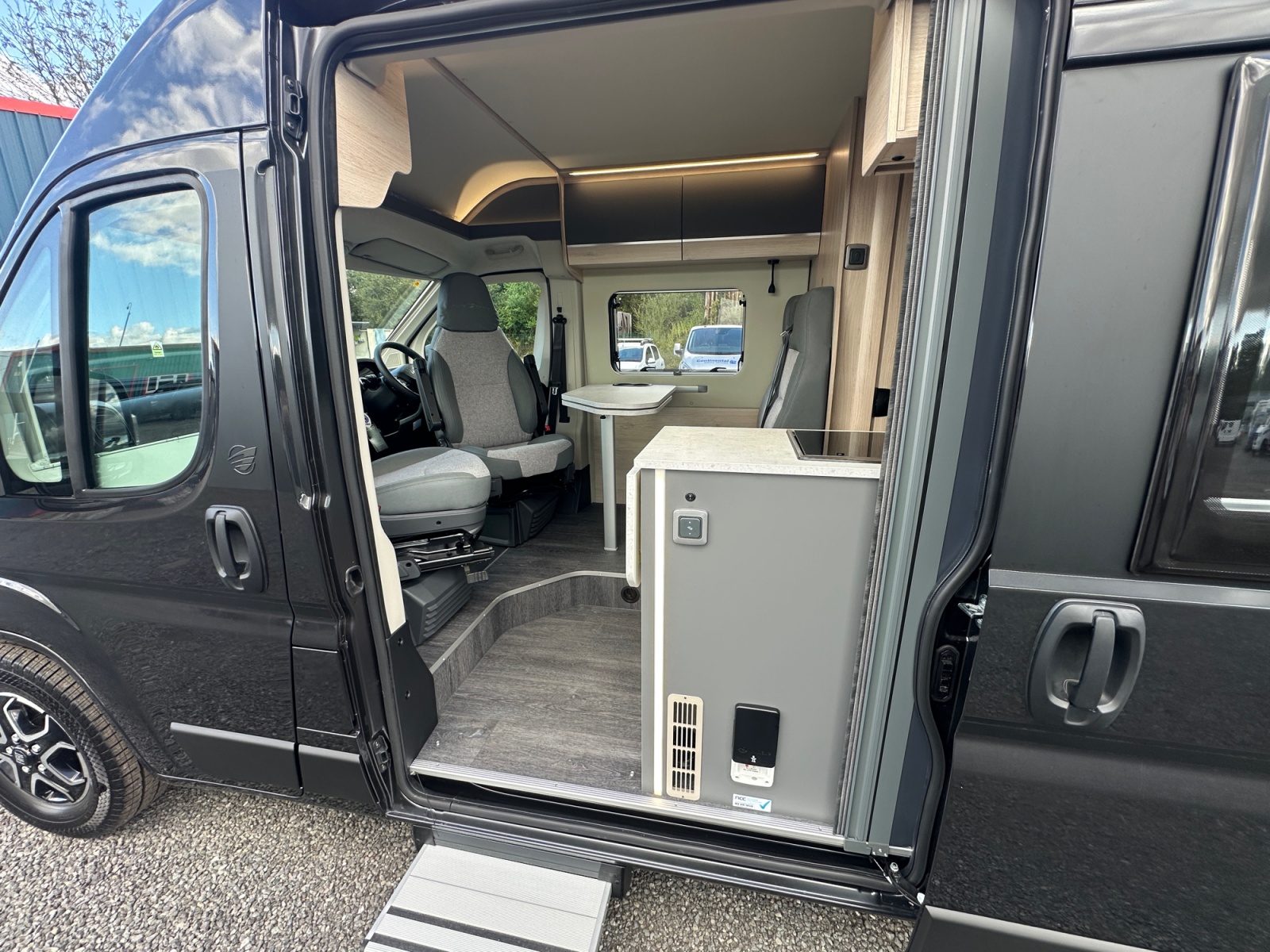 2027 Autotrail Expedition 67 For Sale AT5389 43
