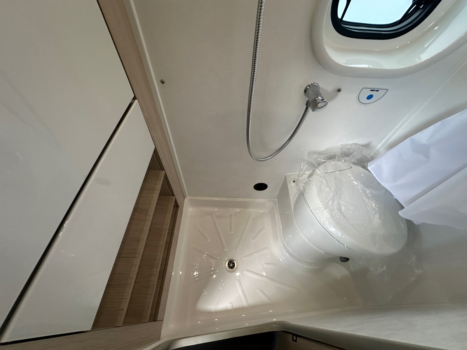 2027 Autotrail Expedition 67 For Sale AT5389 45