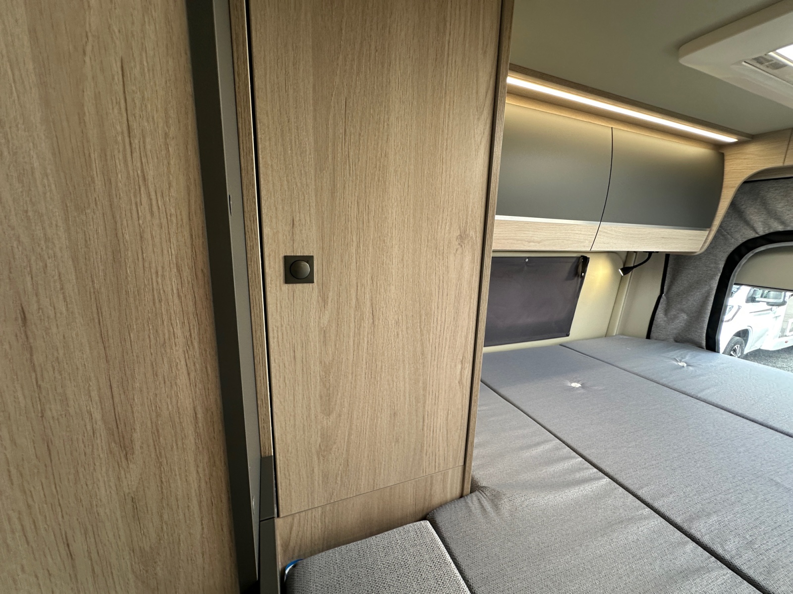 2027 Autotrail Expedition 68 For Sale AT5387 26