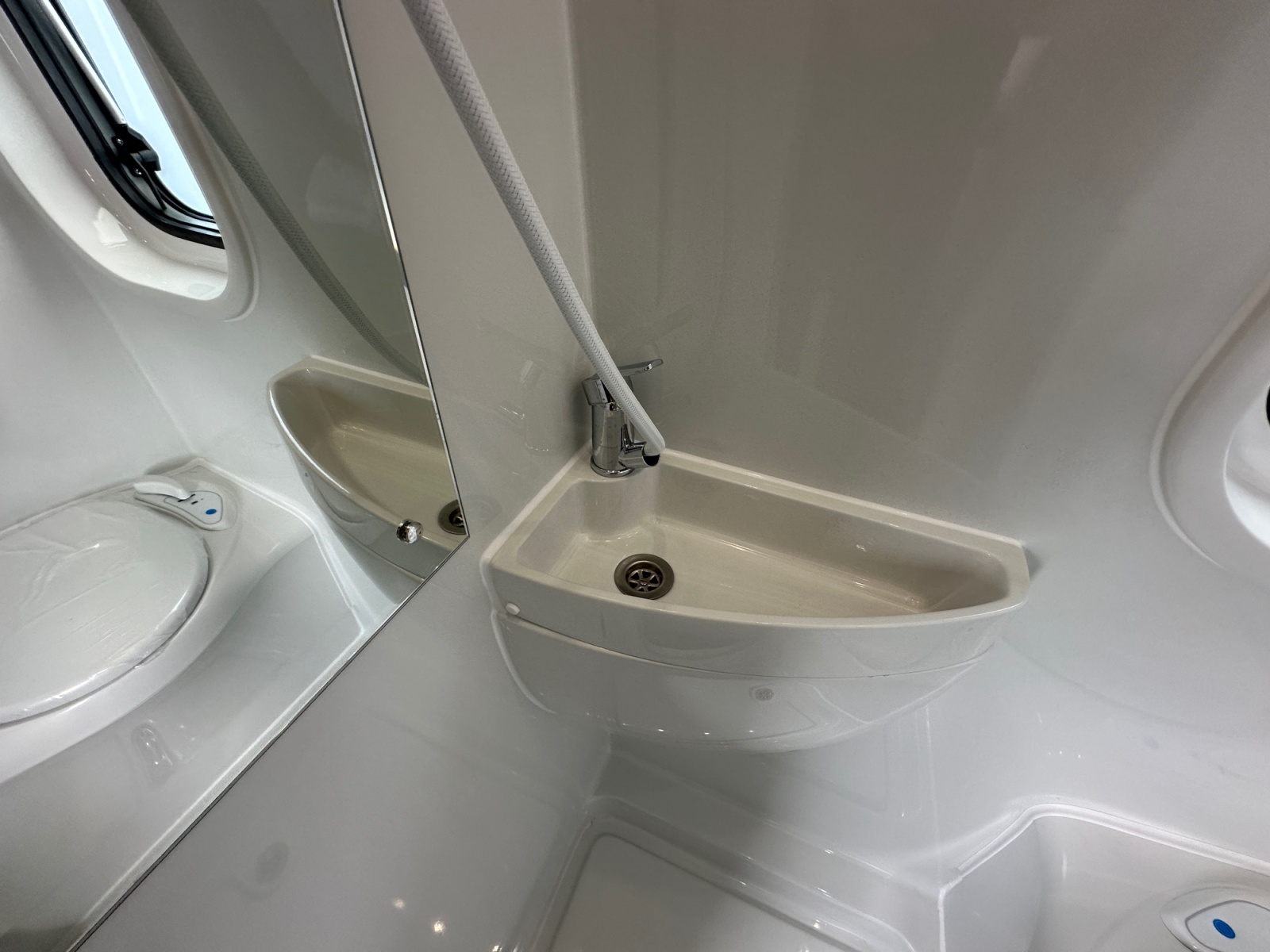 2027 Autotrail Expedition 68 For Sale AT5387 30