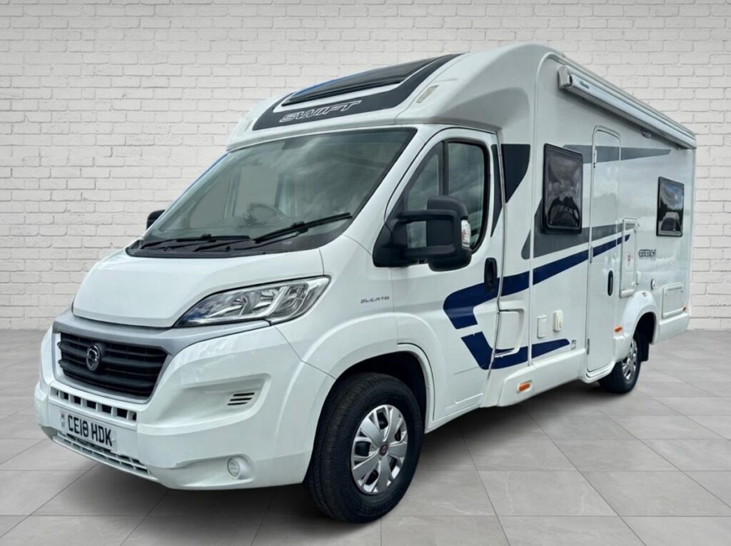 Swift Escape 664 external