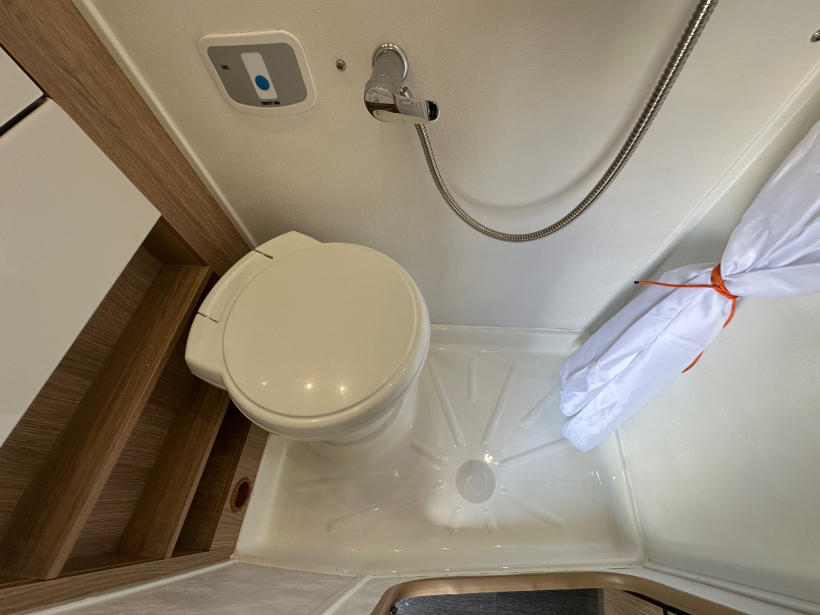 2020 Autotrail V Line 635 SE For Sale UC6383 38