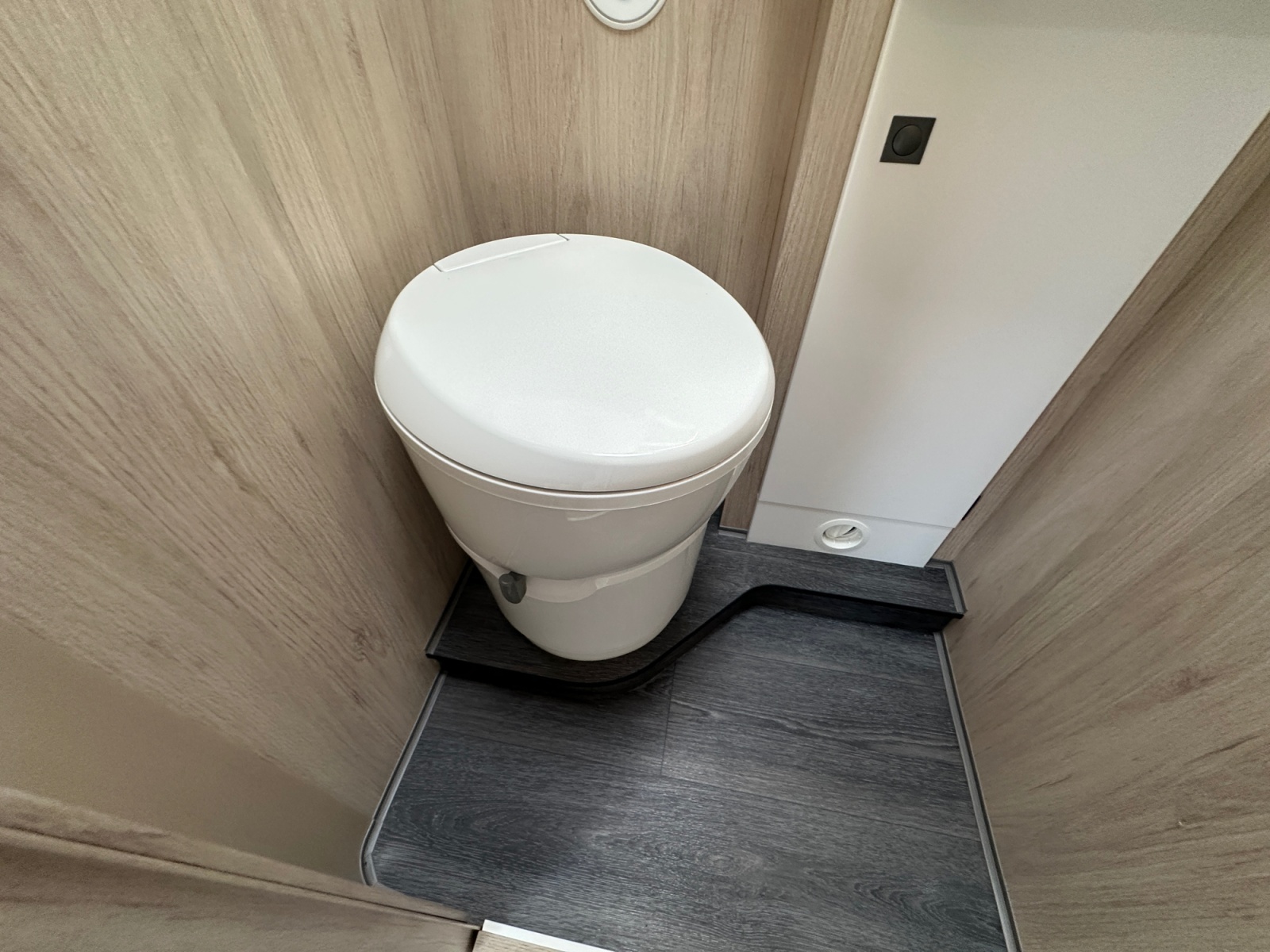 2024 Autotrail F Line F74 For Sale UC6385 32