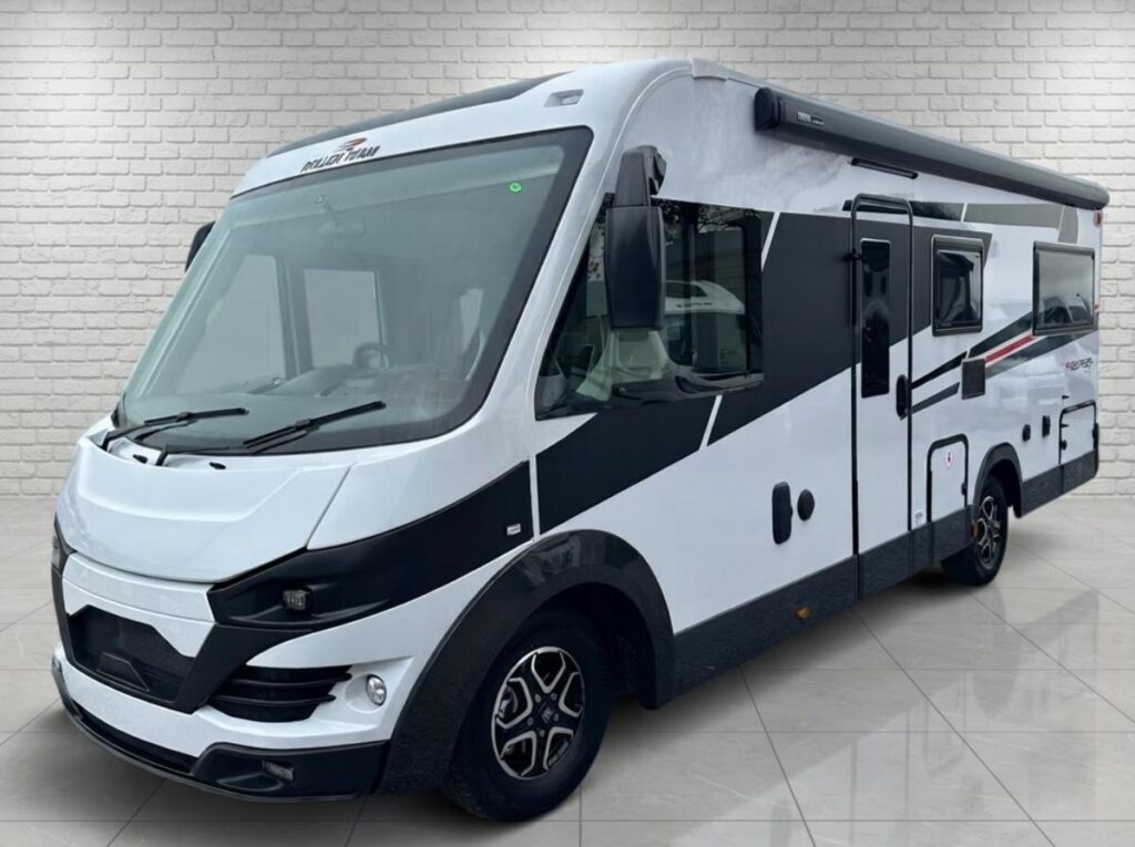 Rollerteam Pegaso 745 with awning and alloy wheels